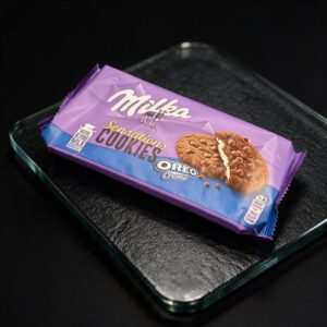 Шоколадное печенье Milka с кремовой начинкой Oreo